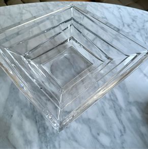 Decorative square glass bowl