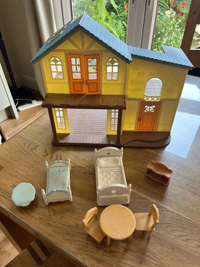 Sylvanian Family Hillcrest Home with furniture