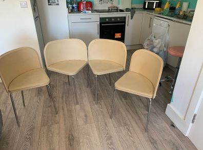 4 kitchen table chairs