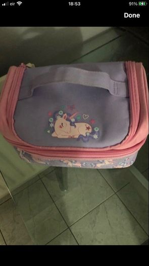 Girls lunch box like new