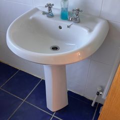 Free - 2 sinks