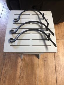 Hanging brackets
