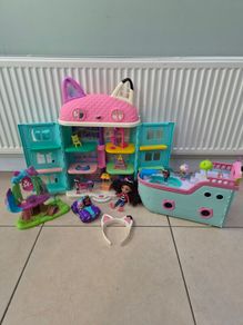 Gabby Doll house/car/ playhouse