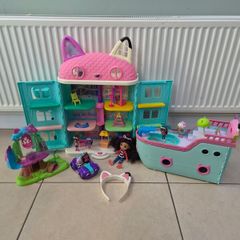 Gabby Doll house/car/ playhouse