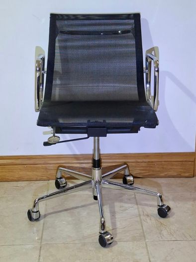 Replica Charles Eames Mesh Office Chairs