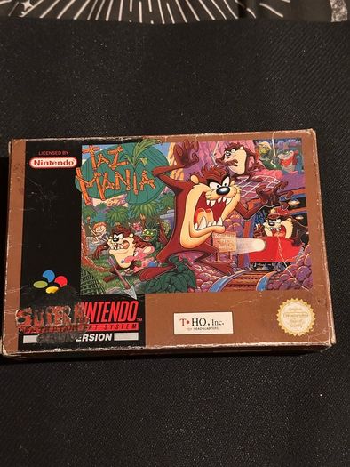 Super Nintendo retro console + games Mario