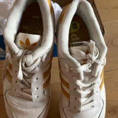 adidas low sneakers