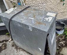 Oil tank and hot water cylinder