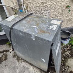 Oil tank and hot water cylinder
