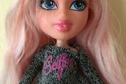 2015 Bratz Doll "Selfie Snaps Cloe"