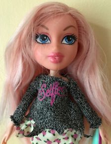 2015 Bratz Doll "Selfie Snaps Cloe"