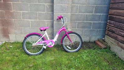 Girls cycle