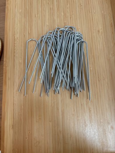 U Shape Garden Pegs 32 (6")