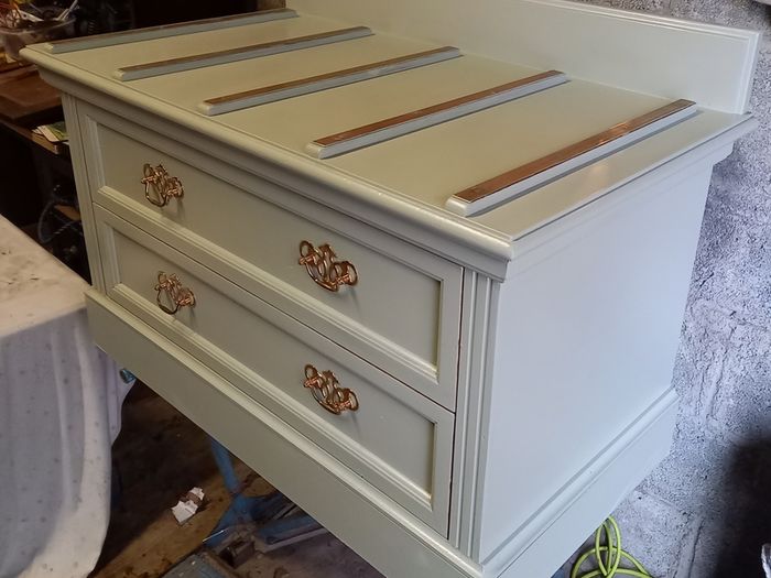 Lowboy chest of drawers