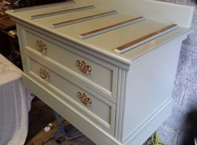 Lowboy chest of drawers