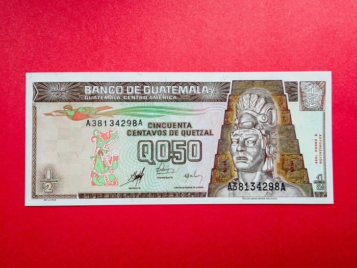 Guatemala  1/2 Quetzal  1998. Pick  98. Uncirculated