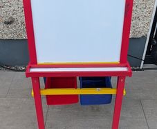 Kids Easel - white/black board