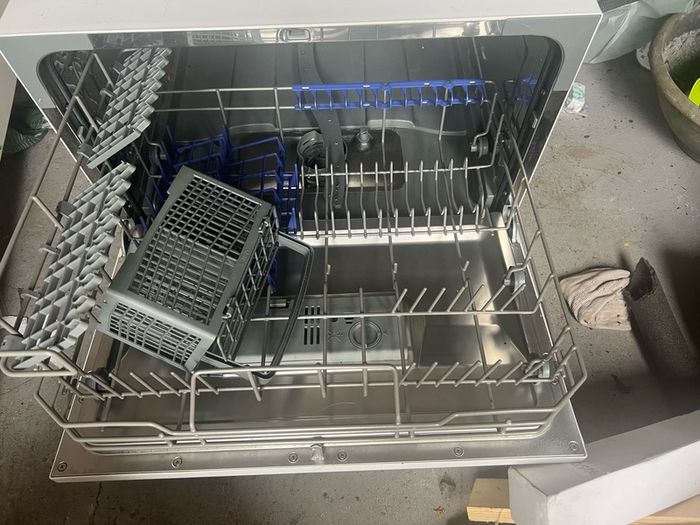 Essentials Tabletop dishwasher
