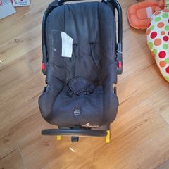 Baby elegance car seat and isofix base.