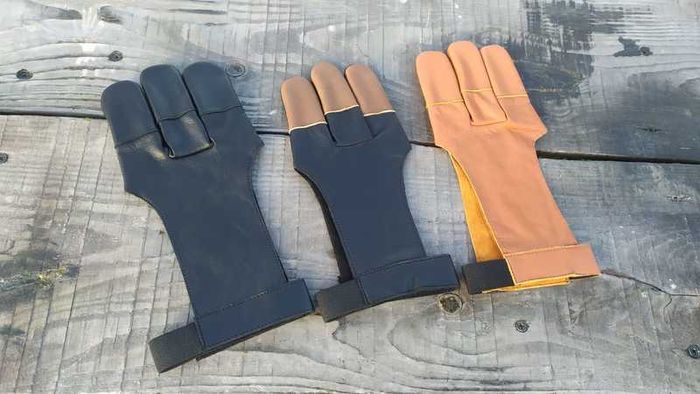 Protective Archery glove 3 fingers (fabric with leather tips). XS to XXL