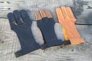 Protective Archery glove 3 fingers (natural leather).S/M/L/XL