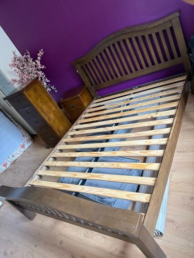 Bed, Chest Drawers and Bedside Table