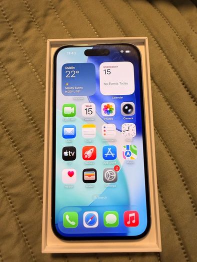iPhone  15