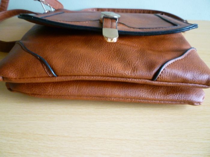 Hand Bag Crossbody Brown Faux Leather Multi Pocket Handbag- Purchased In Carraig Donn
