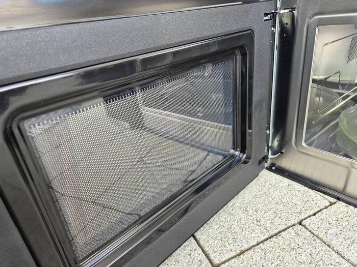 Bosch Built-in Microwave (Model BFL553MS0B)  Excellent Condition