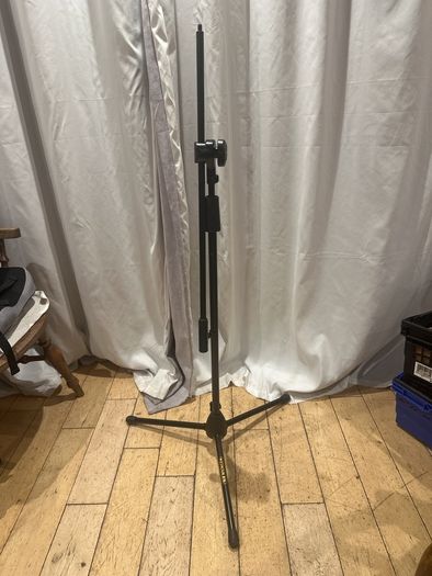 Hercules Microphone Stand