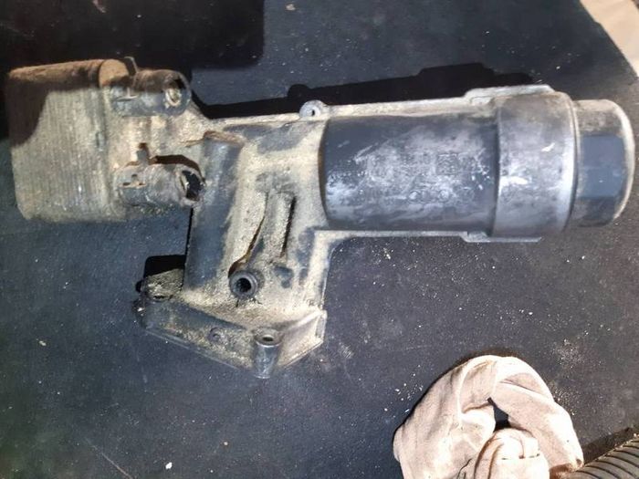 Audi A4 B6 1.9 Tdi Avf Oil Filter Housing & Cooler 038115466