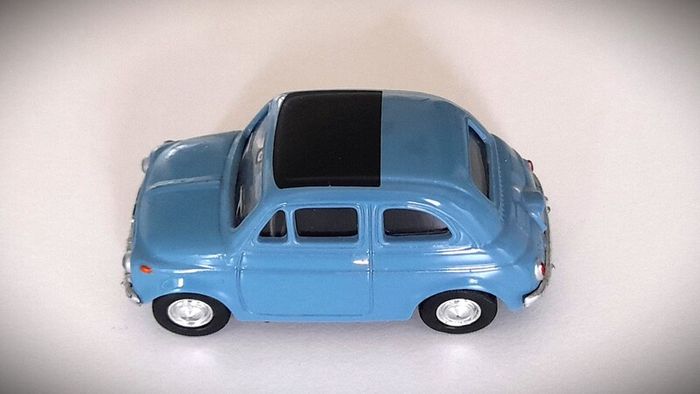 Diecast Model Fiat 500 F Berlina - del Prado Car Collection 1:43