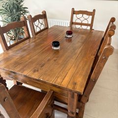 Kitchen table & 6 chairs