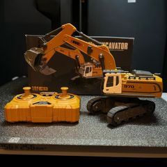 Sealed 1:64 RC Excavator Lights, Sound & Moving Arm