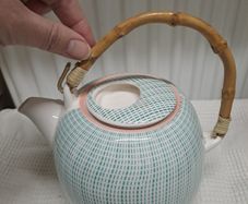 Stylish Ceramic Teapot with Bamboo Handle & Infuser