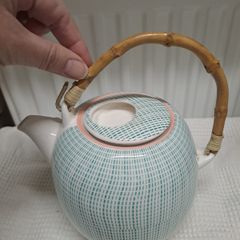 Stylish Ceramic Teapot with Bamboo Handle & Infuser
