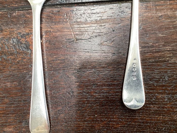 Set of 8 Vintage Silver Plated Dessert Spoons Old English Pattern