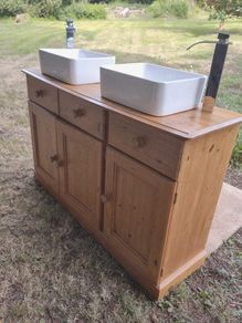 Sink cabinet