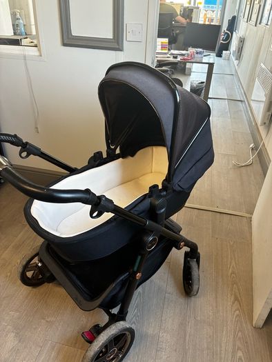 Complete sliver cross Pram system for sale