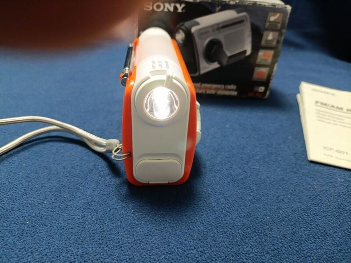 Sony ICF-B01 FM/AM Self Powered Emergency Radio Power Generator Flashlight LED
