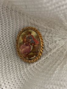 brooch