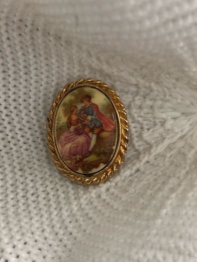 brooch