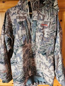 Sitka gear hunting  goretex suit