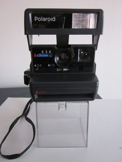 Polaroid 636 Close Up Vintage Instant Camera.