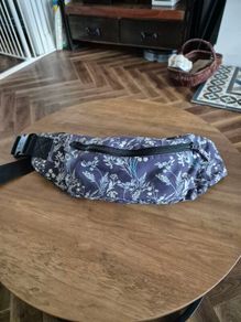 Tula lite compact travel baby carrier / sling 5.4-13kg
