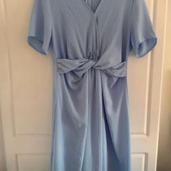 blue dress