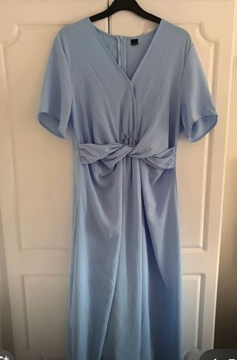 blue dress
