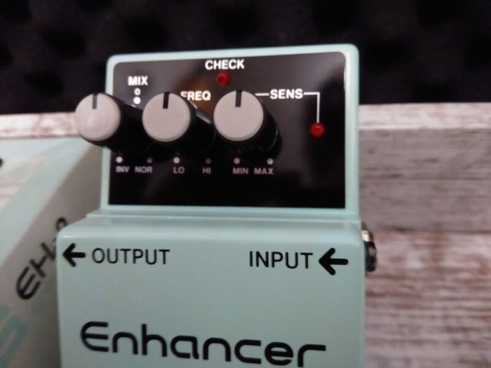 BOSS EH-2 - Vintage Enhancer (MIT).