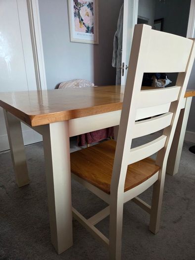 Extendable Oak Dining Table