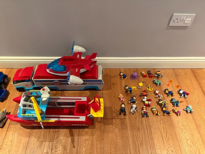 Paw Patrol bundle(Tower,  Vehicles and characters)